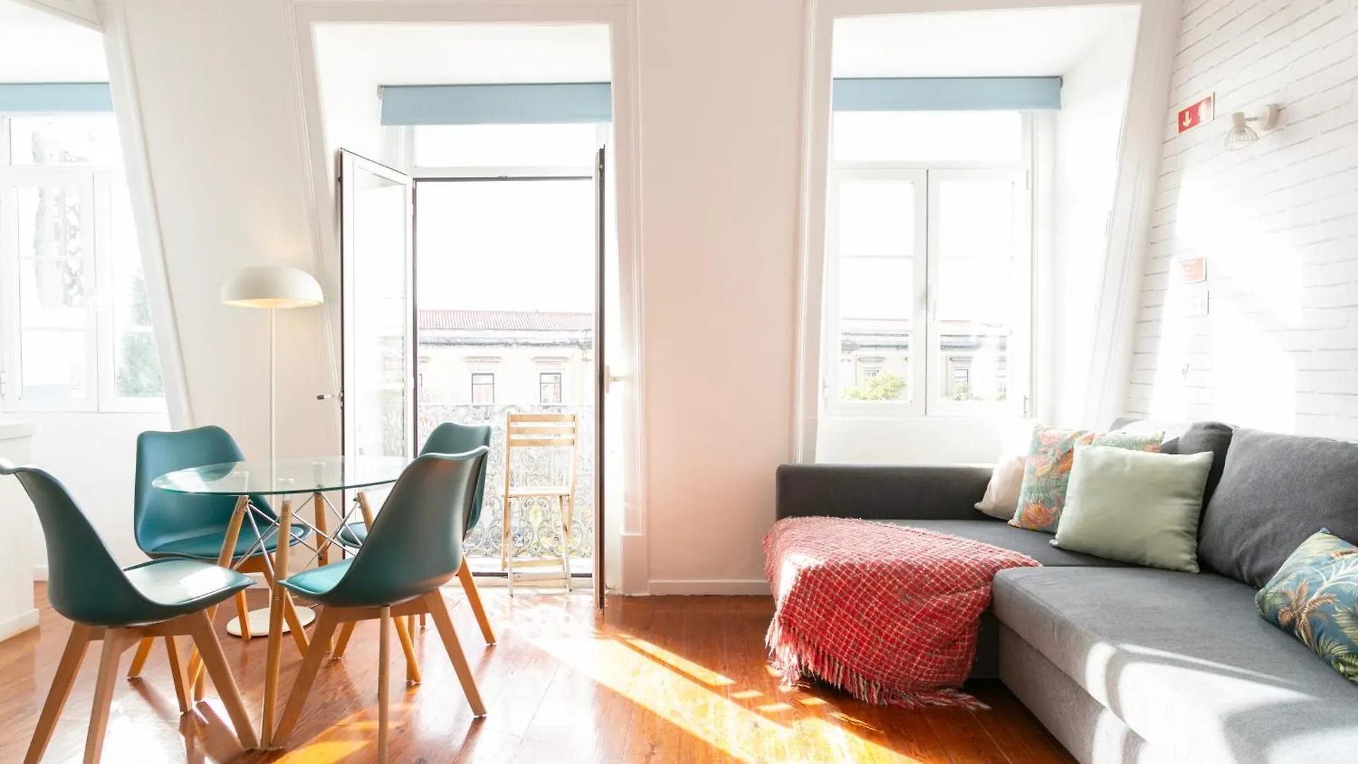 Cozy 1Bdr Penthouse With Balcony! Apartment Lisbon 0*,