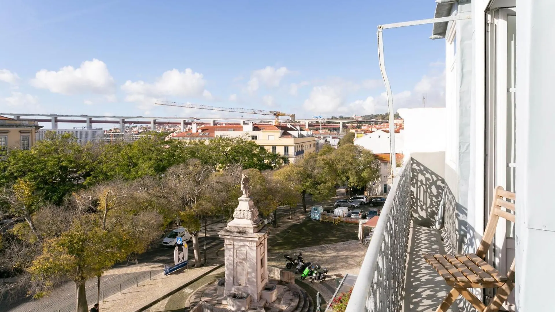 Cozy 1Bdr Penthouse With Balcony! Apartment Lisbon