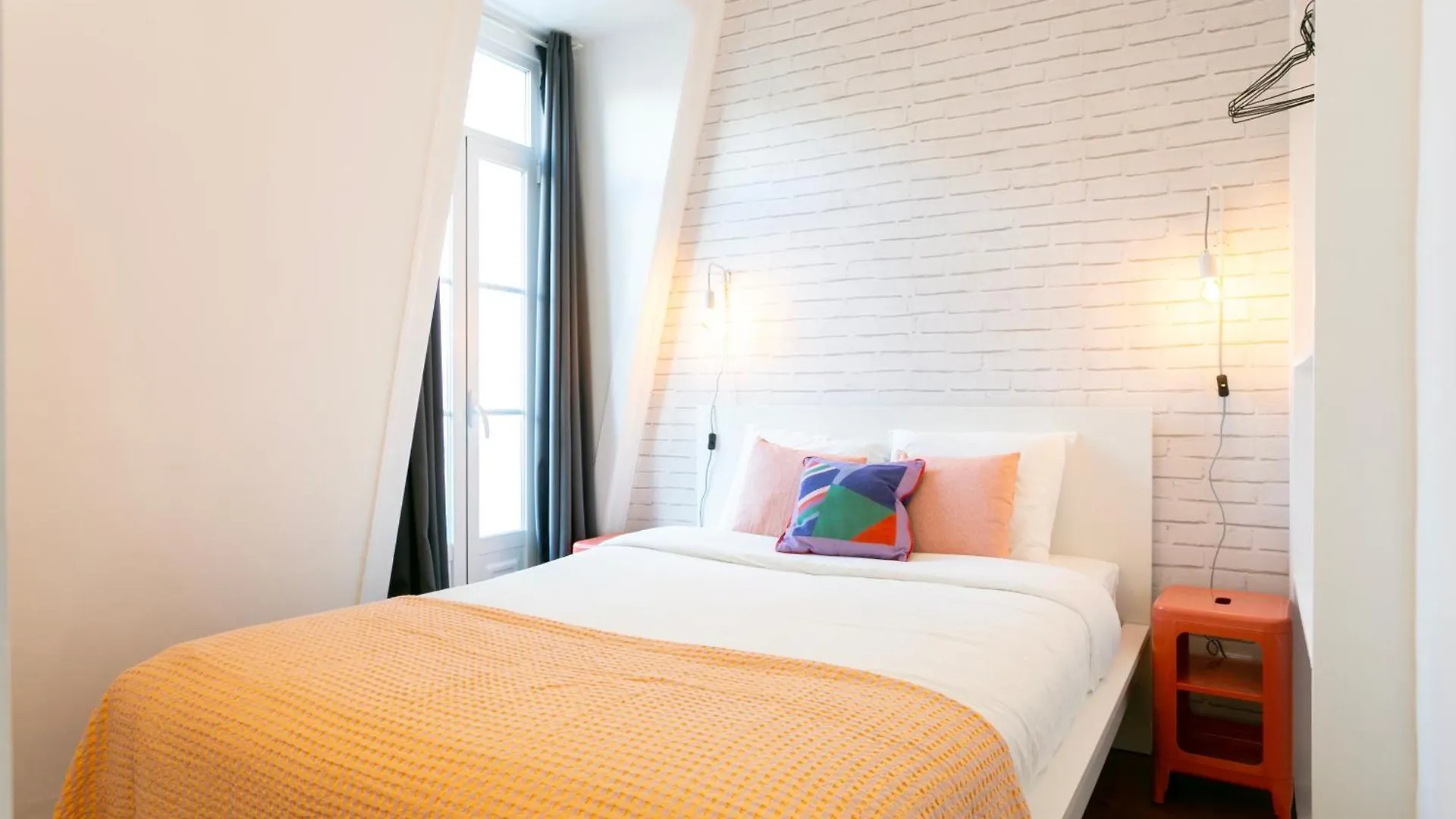 Cozy 1Bdr Penthouse With Balcony! Apartment Lisbon